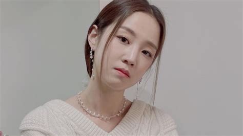 Korean singer Park Bo Ram dies at 30 .